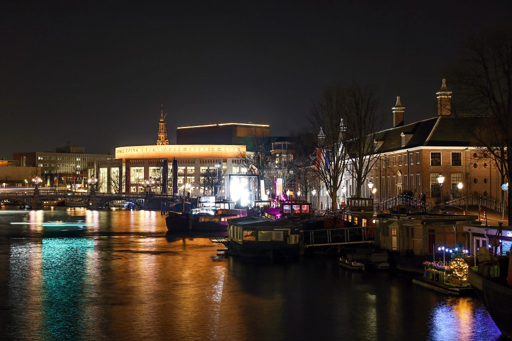 amsterdam hoofdstad nederland amstel ij de dam wallen carre drugs mokum rijksmuseum stedelijk gogh museum anne frank huis artis coffeshop coffeshops